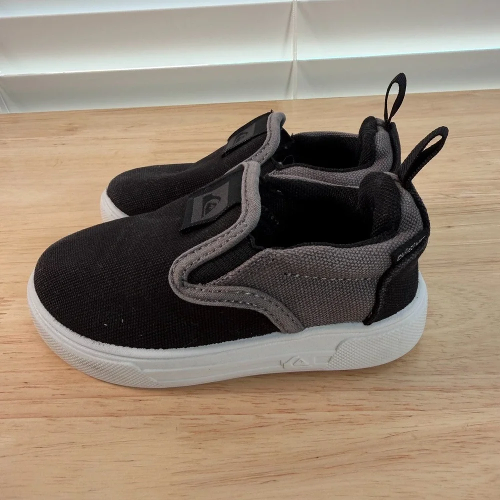Quiksilver Sneakers Boys Black Gray Canvas Slip-On Low Top Casual Shoes - 7